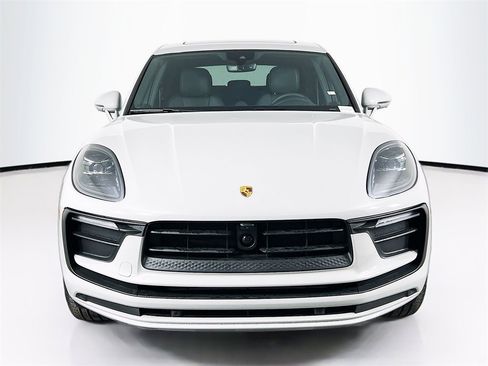 New 2026 Porsche Macan Base image 6
