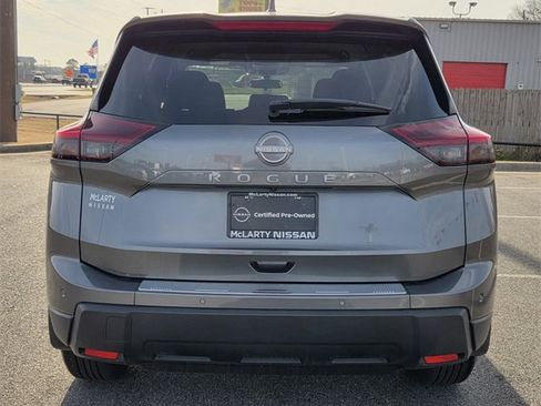Used 2026 Nissan Rogue SV image 6