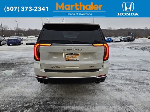 Used 2025 GMC Yukon XL Denali image 4