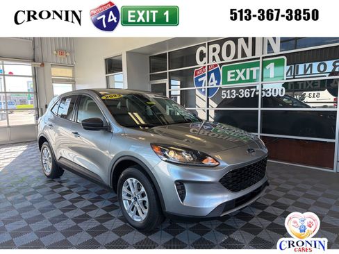 Used 2022 Ford Escape SE image 1