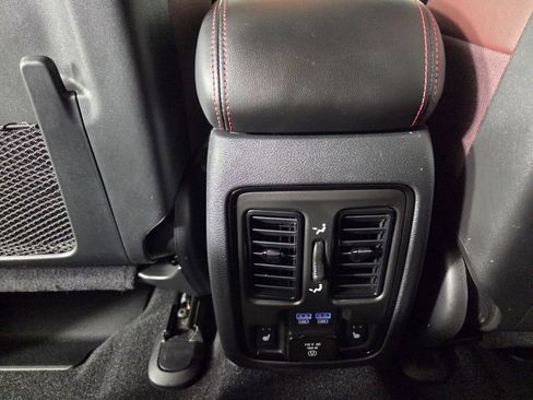 Used 2025 Dodge Durango GT AWD/4WD image 26