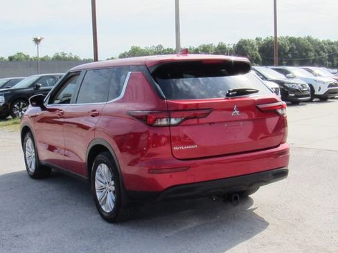 Used 2023 Mitsubishi Outlander ES FWD image 7