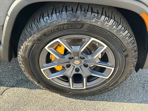 Used 2022 Rivian R1T Adventure AWD/4WD image 32