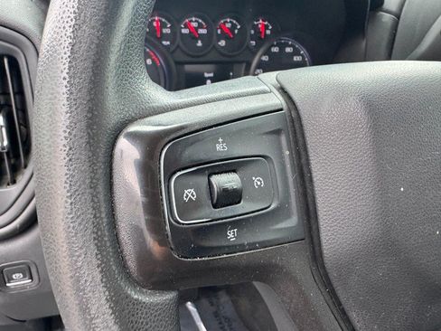 Used 2020 Chevrolet Silverado 1500 Custom w/ Custom Value Package AWD/4WD image 17