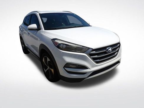 Used 2017 Hyundai Tucson Sport FWD image 2