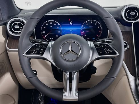 New 2026 Mercedes-Benz GLC 300 image 17