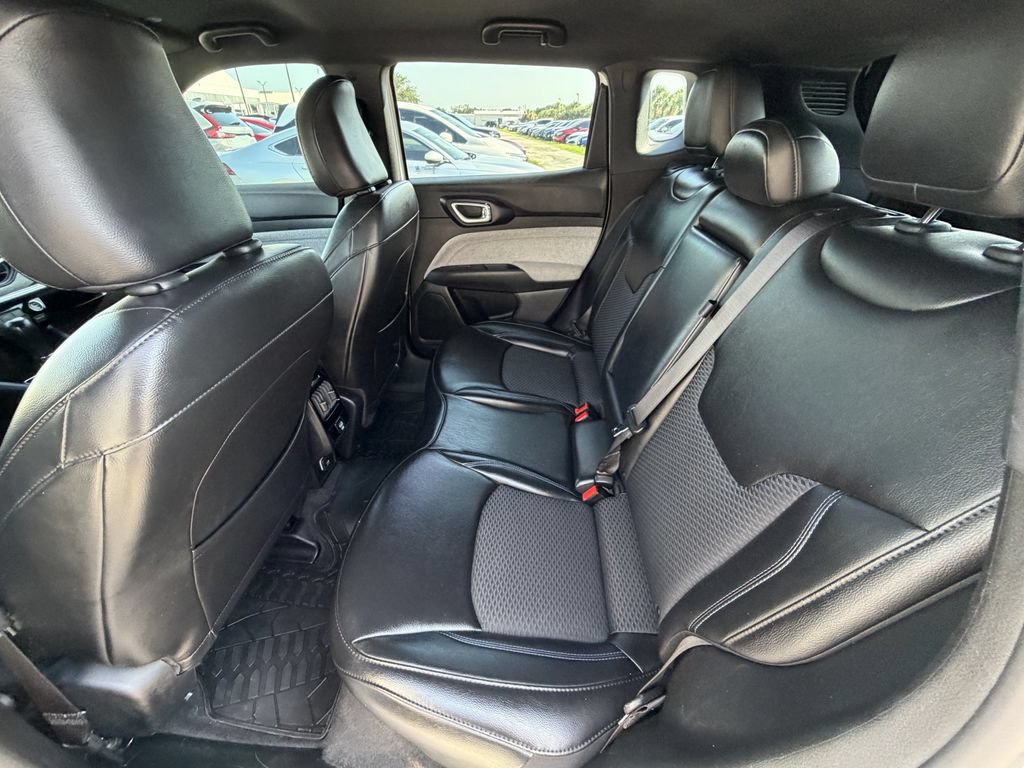 Used 2023 Jeep Compass Latitude AWD/4WD image 12