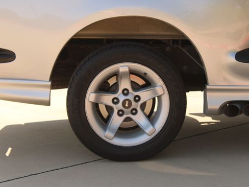 Used 2000 Ford F150 Lightning RWD image 32