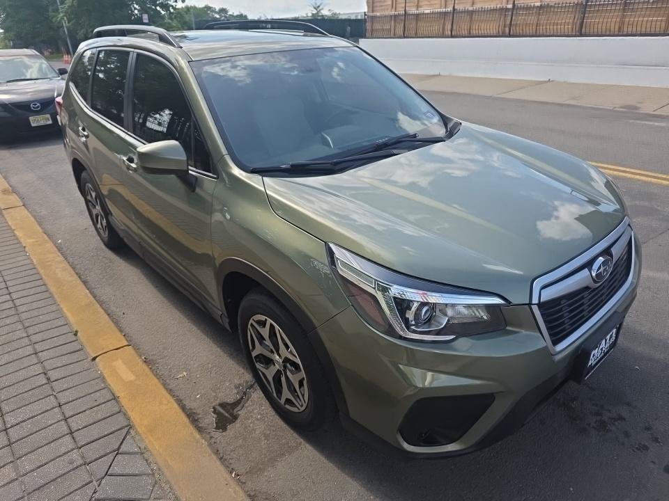 Used 2019 Subaru Forester Premium AWD/4WD image 8