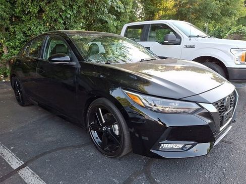 Used 2023 Nissan Sentra SR w/ SR Premium Package FWD image 3