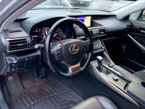 Used 2017 Lexus IS 200t image 17