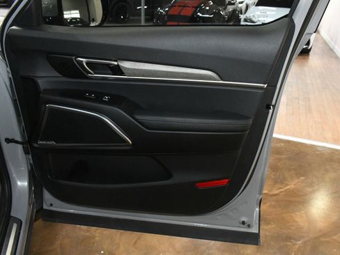 Used 2022 Kia Telluride SX w/ SX Prestige Package image 42