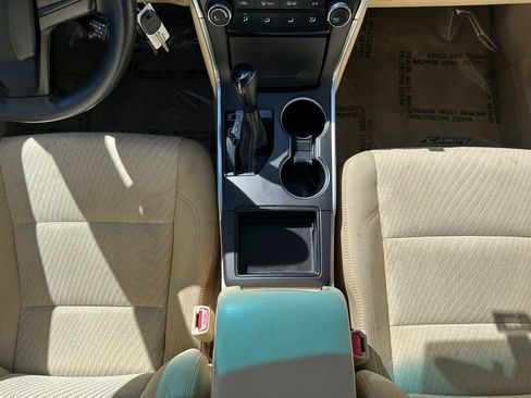 Used 2015 Toyota Camry LE image 24