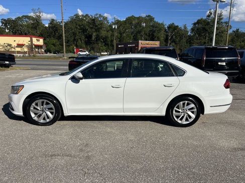 Used 2018 Volkswagen Passat 2.0T SE FWD image 8