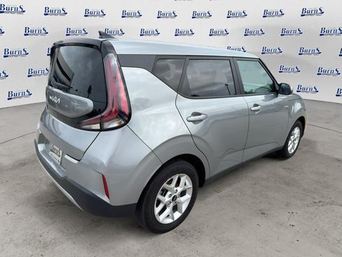 Used 2024 Kia Soul LX w/ Option Group 015 FWD image 7
