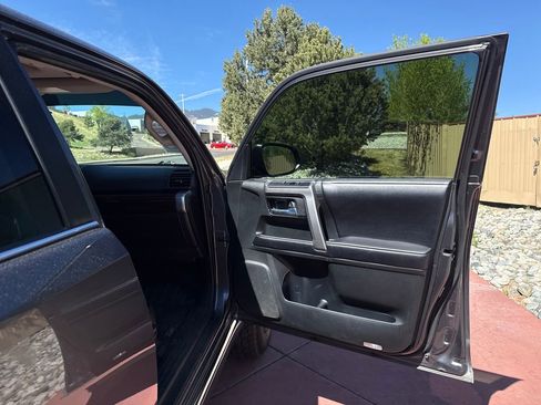 Used 2017 Toyota 4Runner Limited image 27