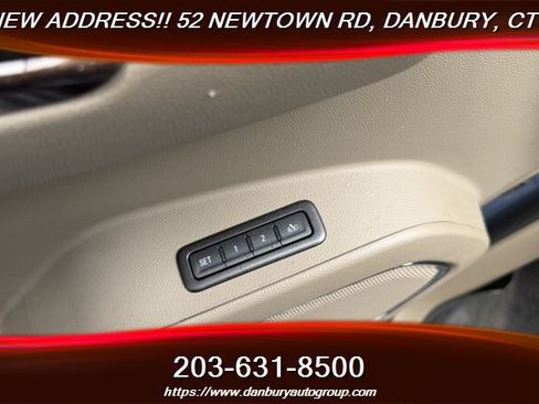 Used 2016 GMC Yukon SLT w/ Open Road Package RWD image 11