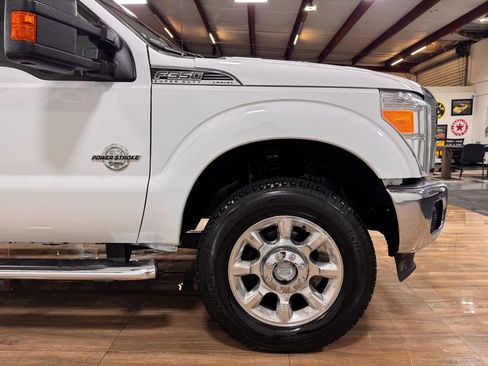 Used 2011 Ford F350 Lariat w/ Lariat Interior Pkg image 4