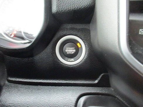 Used 2020 RAM 1500 Big Horn AWD/4WD image 18