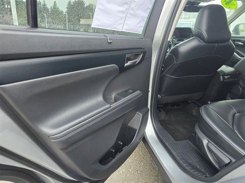Certified 2024 Toyota Highlander LE image 17