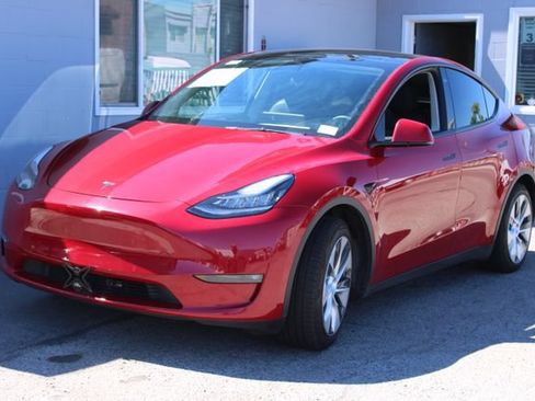 Used 2022 Tesla Model Y Long Range AWD/4WD image 5