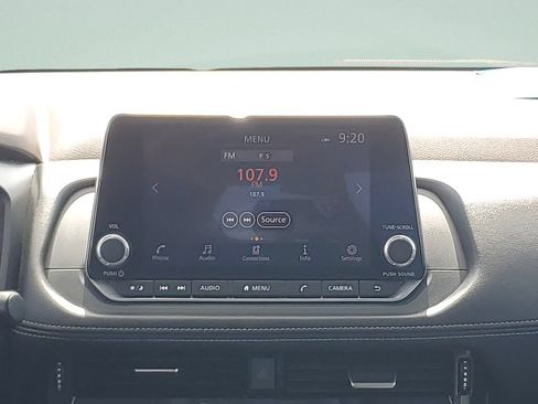 Used 2023 Nissan Rogue SL FWD image 14