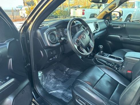 Used 2020 Toyota Tacoma TRD Off-Road image 13