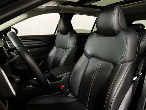 Used 2025 MAZDA CX-50 AWD 2.5 Hybrid w/ Premium Pkg image 13