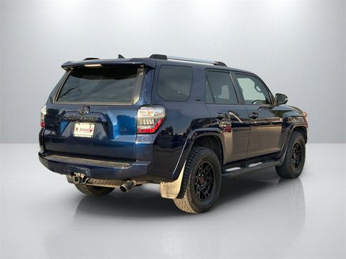 Used 2022 Toyota 4Runner SR5 Premium image 5