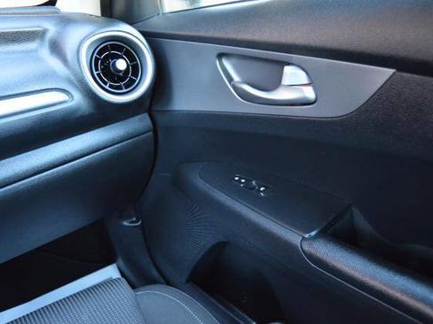Used 2021 Kia Forte LXS image 44