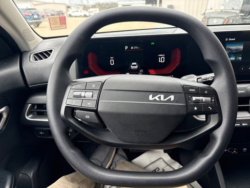 Used 2025 Kia K4 FWD image 13