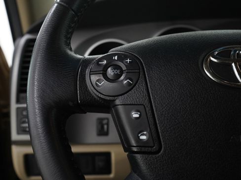 Used 2012 Toyota Sequoia SR5 AWD/4WD image 23