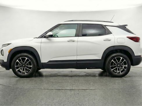 Used 2025 Chevrolet TrailBlazer LT FWD image 5