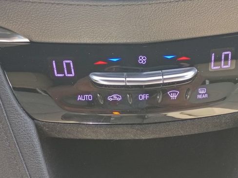 Used 2018 Cadillac XT5 FWD image 25