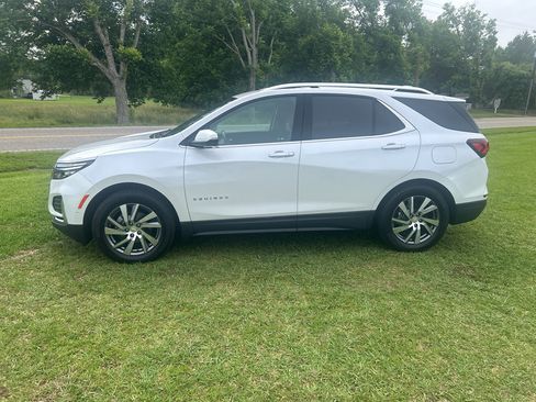 Used 2023 Chevrolet Equinox Premier FWD image 4