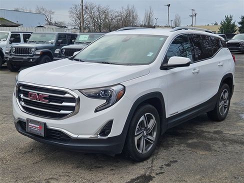Used 2021 GMC Terrain SLT image 3