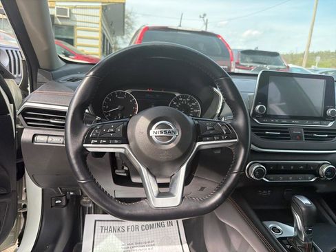 Used 2020 Nissan Altima 2.5 SR w/ Premium Package FWD image 25