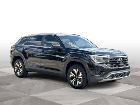 Used 2024 Volkswagen Atlas Cross Sport SE image 2