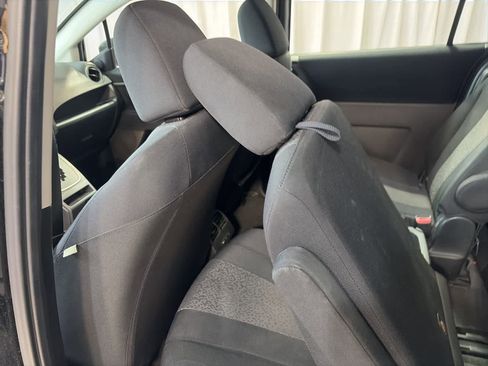 Used 2012 MAZDA MAZDA5 Sport image 17