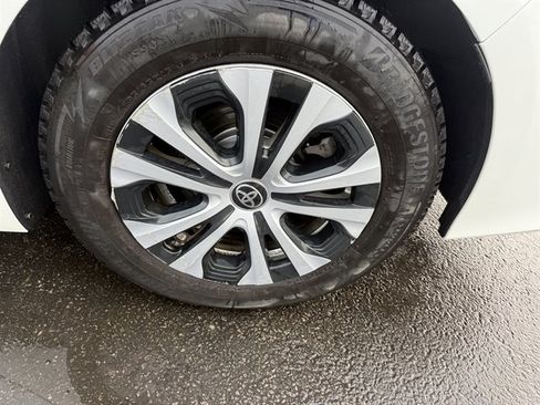 Used 2020 Toyota Prius Prime LE image 28