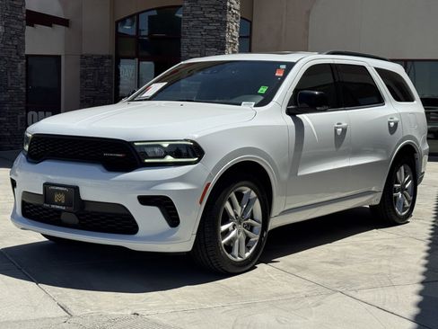 Used 2024 Dodge Durango GT RWD image 3