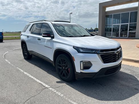 Used 2023 Chevrolet Traverse Premier w/ Redline Edition FWD image 3