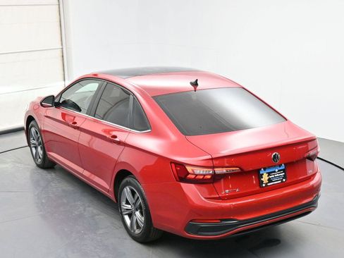 Certified 2024 Volkswagen Jetta SE FWD image 31