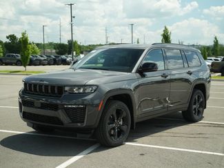 New 2026 Jeep Grand Cherokee L Limited w/ Limited Altitude Package AWD/4WD video 3