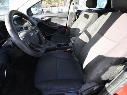 Used 2018 Ford Focus SE image 6