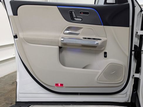 Used 2023 Mercedes-Benz EQB 300 4MATIC w/ Exclusive Package image 13