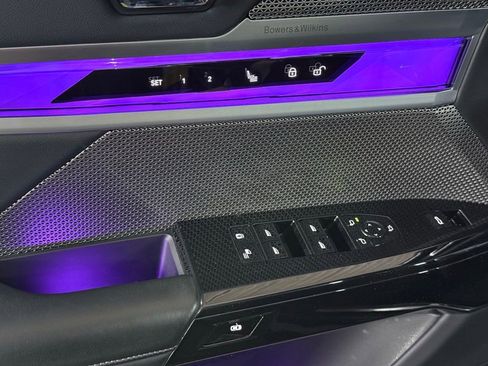 Used 2023 BMW 760i xDrive w/ Executive Package image 22