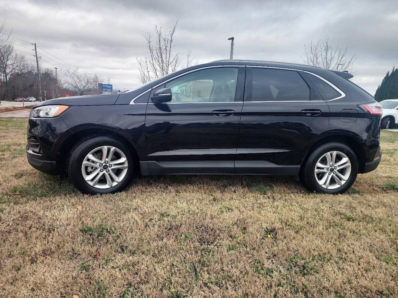 Used 2020 Ford Edge SEL FWD image 2