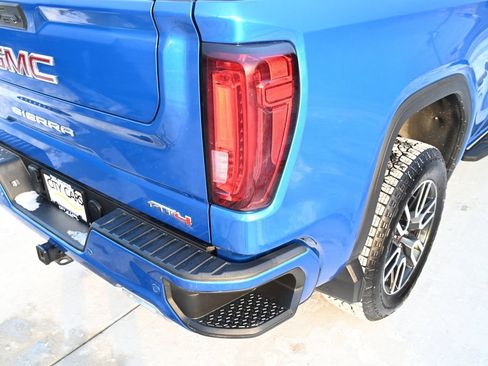 Used 2022 GMC Sierra 1500 AT4 w/ AT4 Premium Package image 12