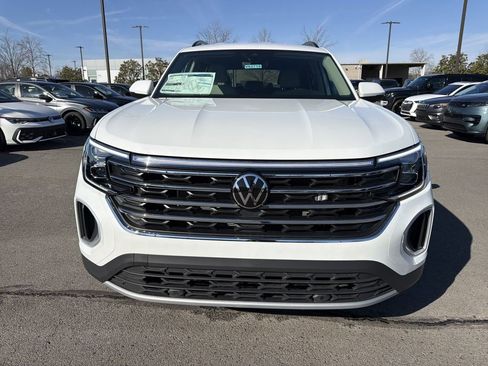 New 2026 Volkswagen Atlas SE image 2